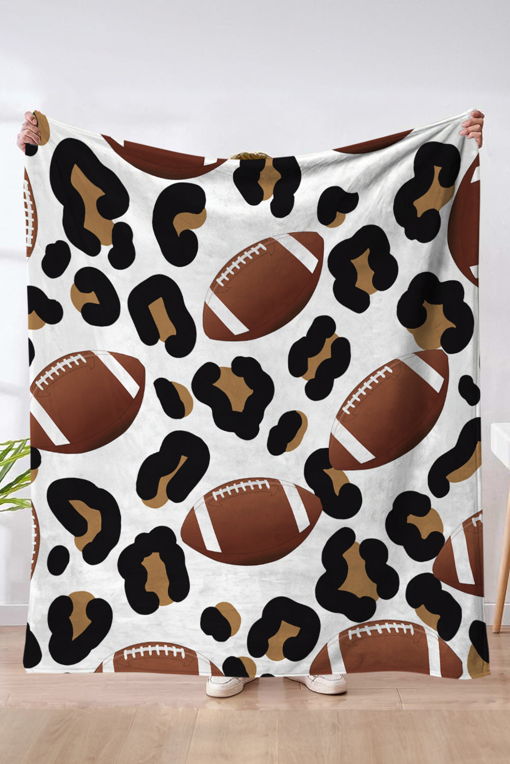 White Leopard & Rugby Print Flannel Blanket 130*150cm